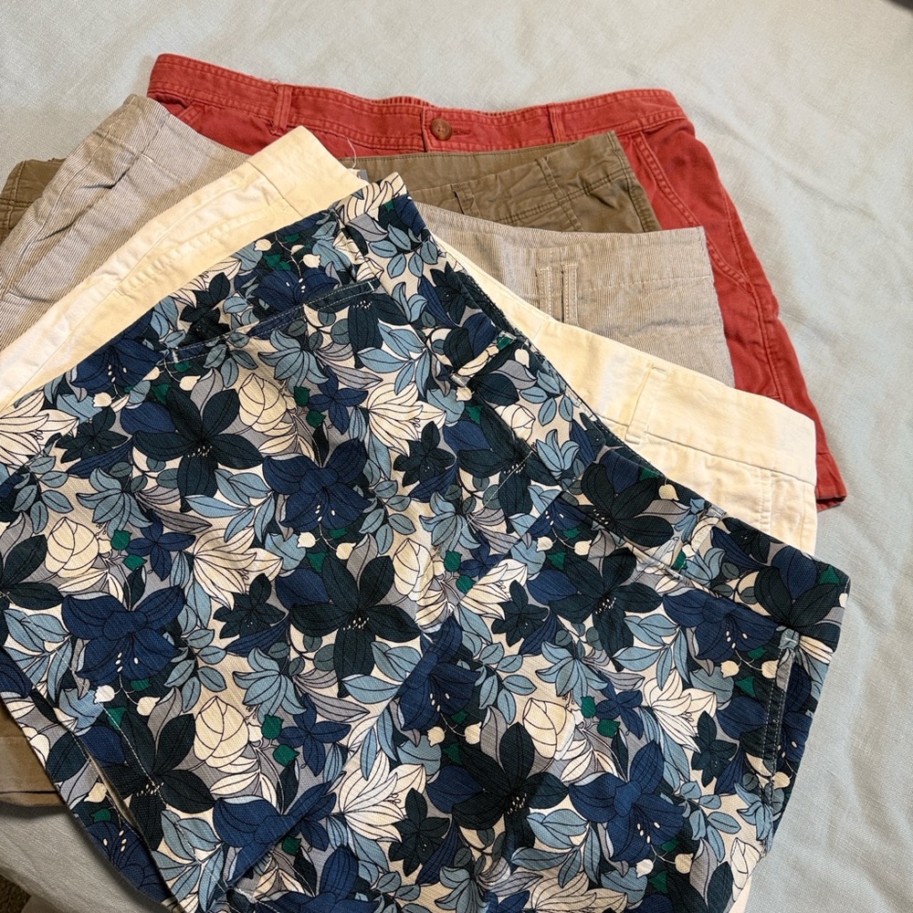 Floral and Solid Color Shorts Set